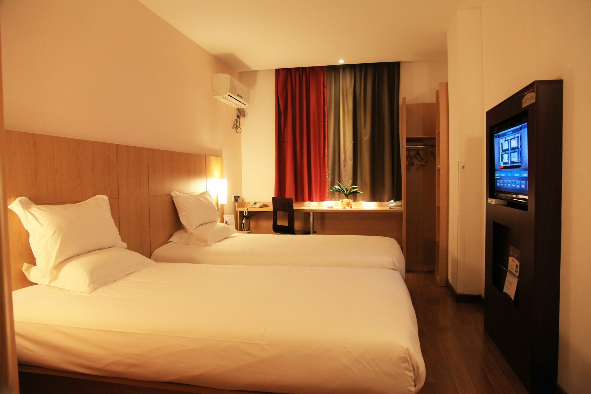 Ibis Hangzhou Huanglong Sports Center Hotel Exterior foto